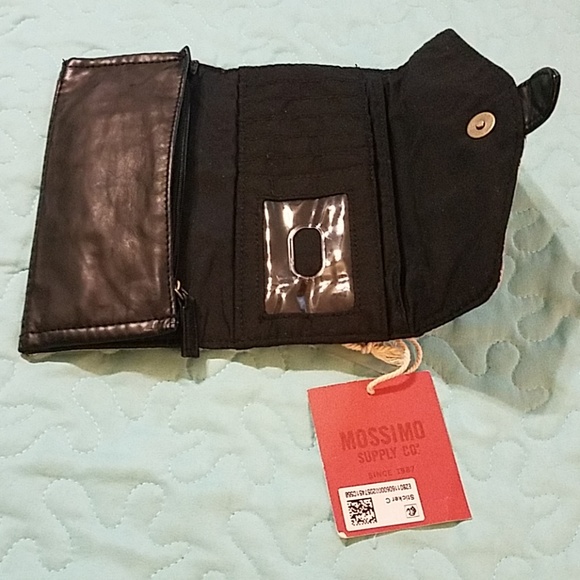 Mossimo Wallet - Picture 2 of 8